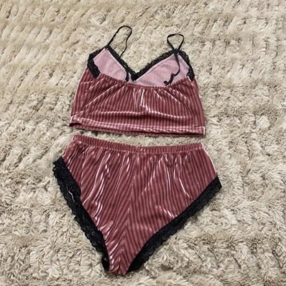 Two piece lounge set - Picture 2 of 2